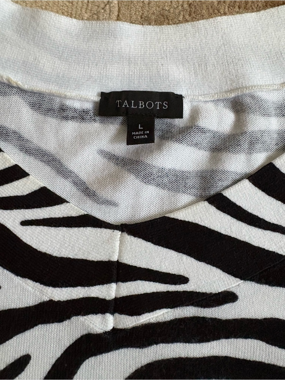 EUC, Talbots Cotton Blend Elbow Sleeve V-Neck Zebra Sweater, Black & White, SZ L - Picture 6 of 9